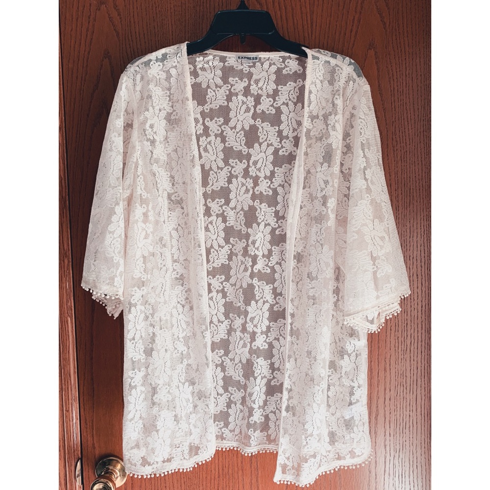 Express cream floral, lacey kimono